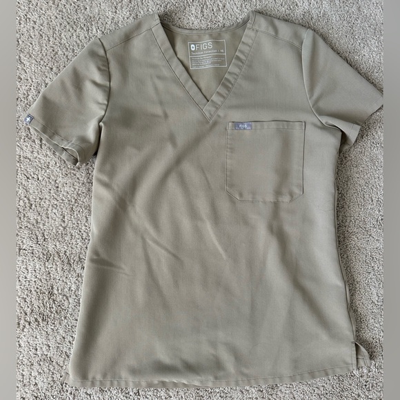 Figs Women’s Khaki Jogger Pants and Top - Picture 3 of 5